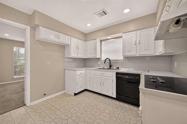 15807 Parksley, Houston, TX 77059