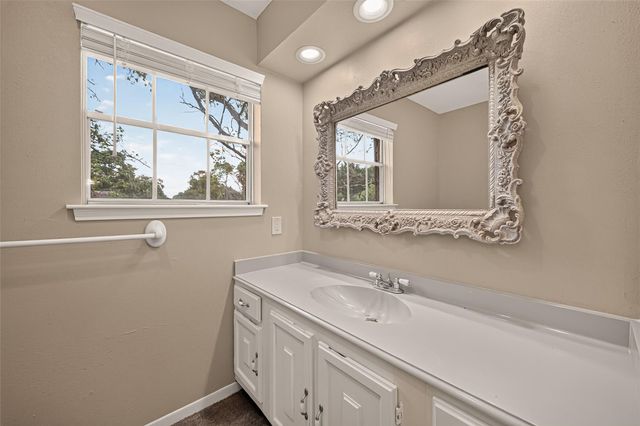 15807 Parksley, Houston, TX 77059