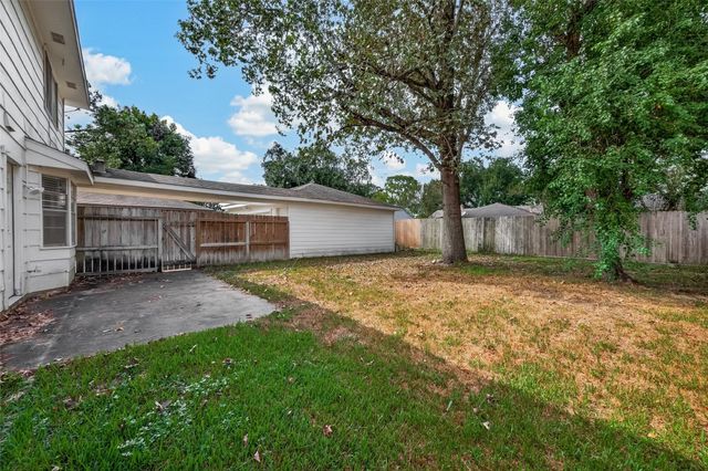 15807 Parksley, Houston, TX 77059