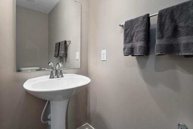 4249 Portwatch Drive, Canal Winchester, OH 43110
