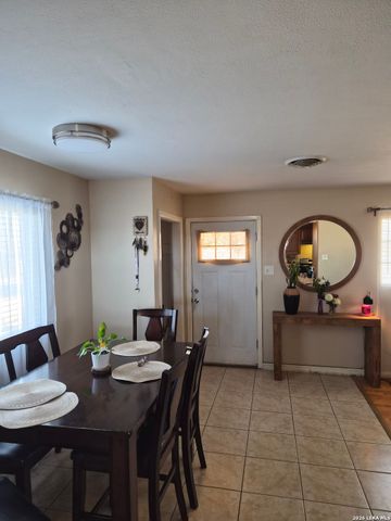 6268 Fox, San Antonio, TX 78233