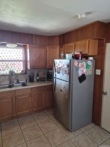 6268 Fox, San Antonio, TX 78233