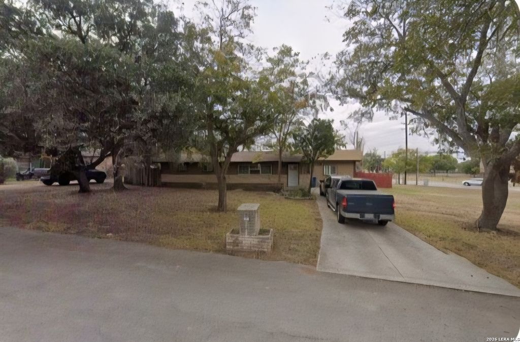 6268 Fox, San Antonio, TX 78233