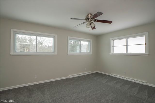 8541 E Wadora Circle NW, North Canton, OH 44720