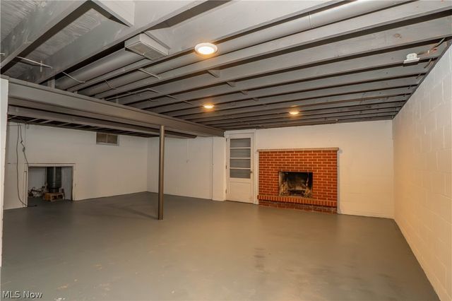 8541 E Wadora Circle NW, North Canton, OH 44720