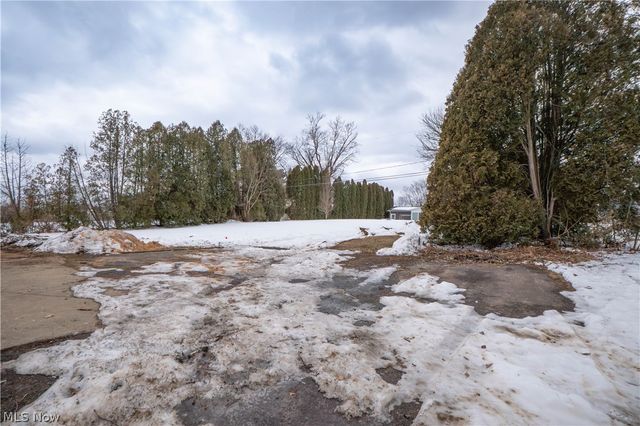 8541 E Wadora Circle NW, North Canton, OH 44720