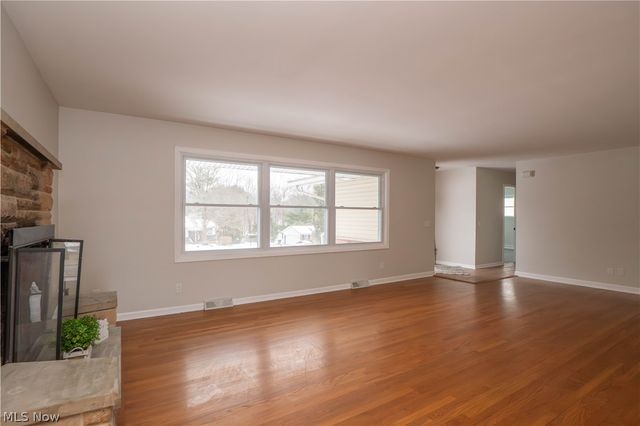 8541 E Wadora Circle NW, North Canton, OH 44720