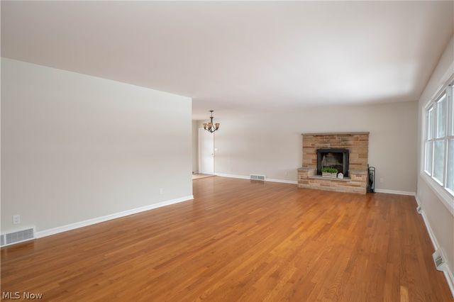 8541 E Wadora Circle NW, North Canton, OH 44720