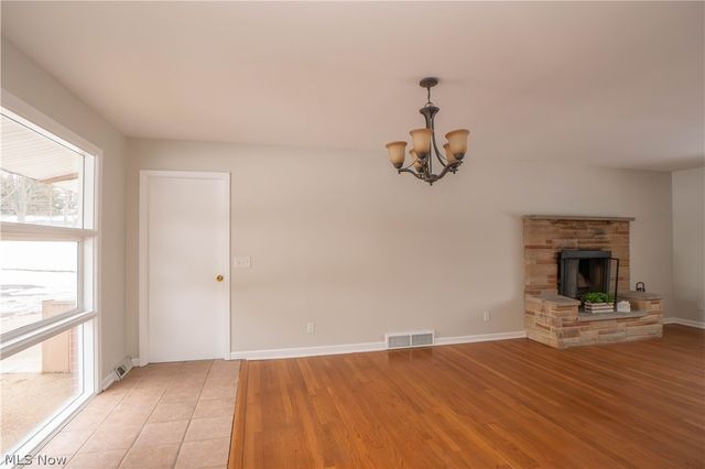 8541 E Wadora Circle NW, North Canton, OH 44720