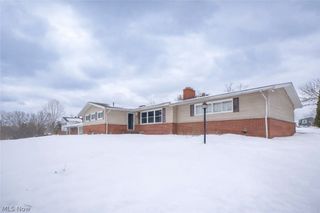 8541 E Wadora Circle NW, North Canton, OH 44720