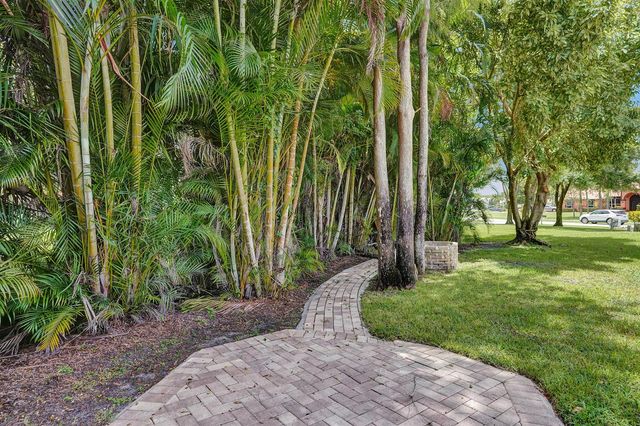 4300 Hunting Trail, Lake Worth, FL 33467