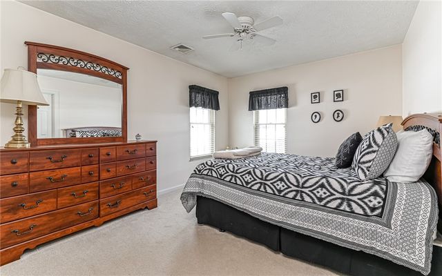 5138 Polo Fields Dr, Hampton, PA 15044