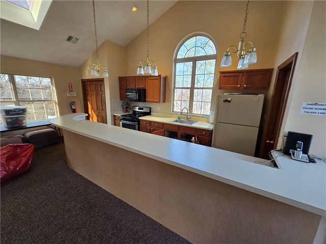 5138 Polo Fields Dr, Hampton, PA 15044