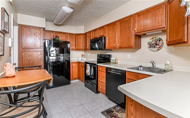 5138 Polo Fields Dr, Hampton, PA 15044