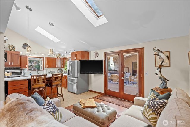 5412 175th Avenue Ct E, Lake Tapps, WA 98391