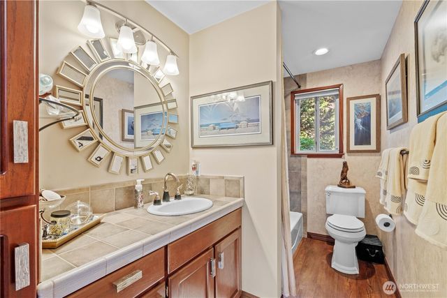 5412 175th Avenue Ct E, Lake Tapps, WA 98391