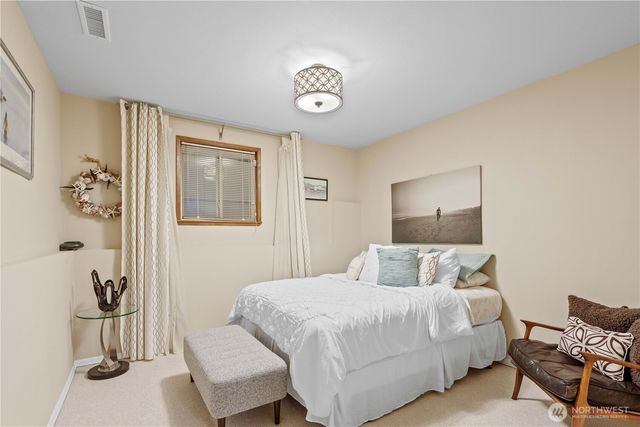 5412 175th Avenue Ct E, Lake Tapps, WA 98391