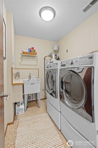 5412 175th Avenue Ct E, Lake Tapps, WA 98391