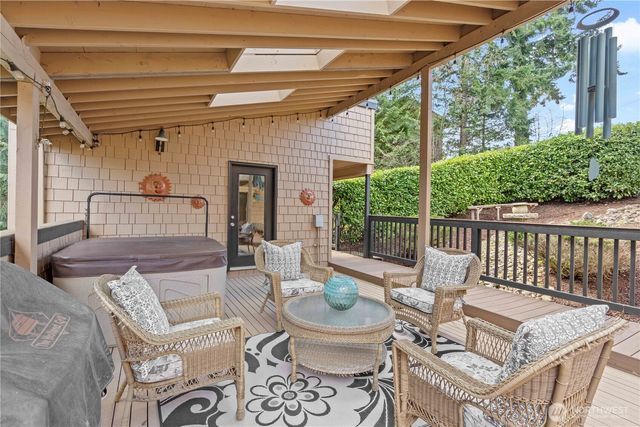 5412 175th Avenue Ct E, Lake Tapps, WA 98391