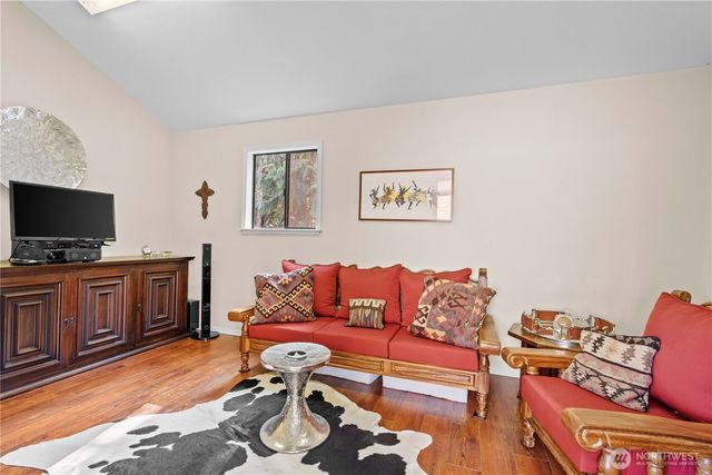 5412 175th Avenue Ct E, Lake Tapps, WA 98391