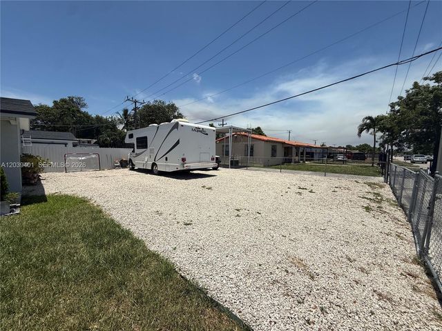 3320 E 10th Avenue, Hialeah, FL 33013
