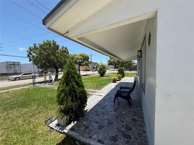 3320 E 10th Avenue, Hialeah, FL 33013