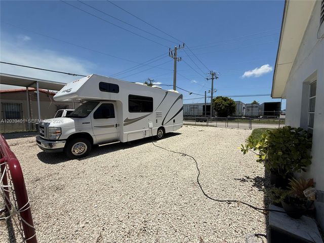 3320 E 10th Avenue, Hialeah, FL 33013