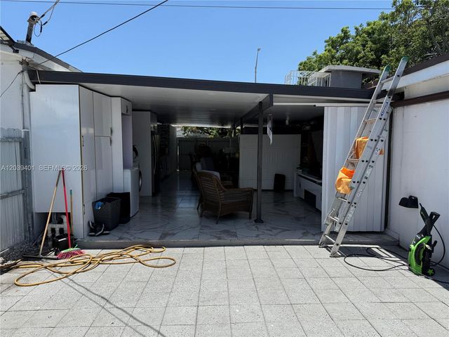 3320 E 10th Avenue, Hialeah, FL 33013