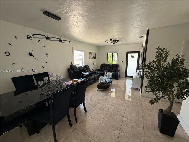 3320 E 10th Avenue, Hialeah, FL 33013