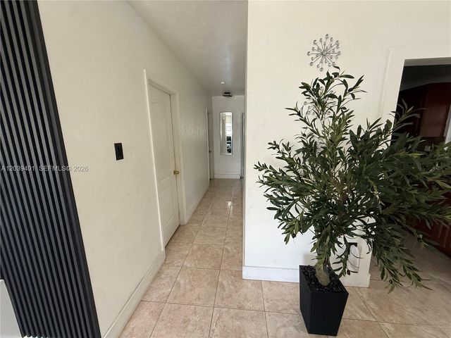 3320 E 10th Avenue, Hialeah, FL 33013