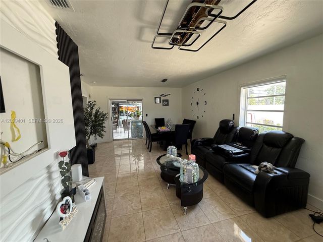 3320 E 10th Avenue, Hialeah, FL 33013