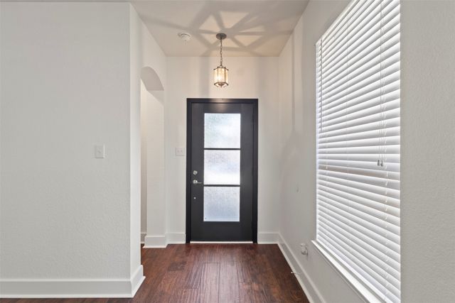 911 Jamie Drive, Grand Prairie, TX 75052