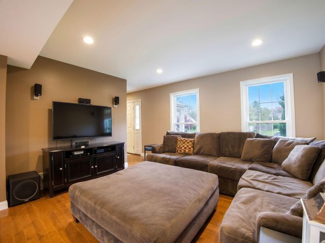 5208 Bonner Drive, Hilliard, OH 43026
