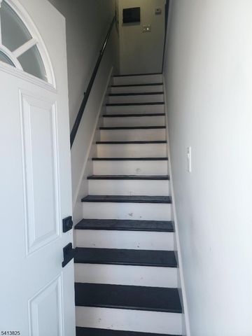 51 Geneva St, Elizabeth City, NJ 07206