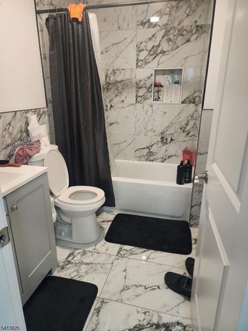 51 Geneva St, Elizabeth City, NJ 07206