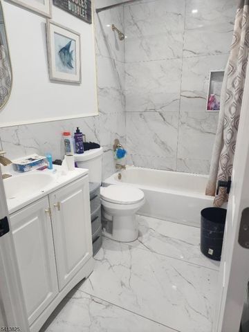 51 Geneva St, Elizabeth City, NJ 07206