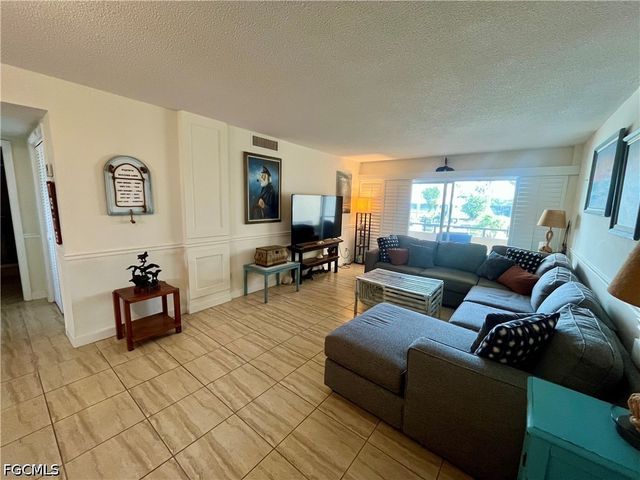 1766 Cape Coral PKWY E 104, Cape Coral, FL 33904