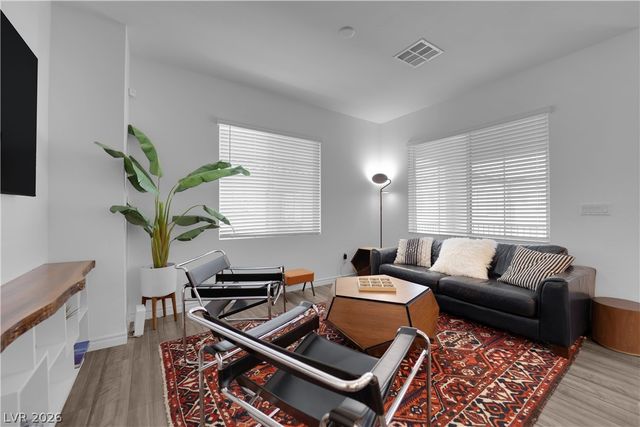 25 Barbara Lane 71, Las Vegas, NV 89183