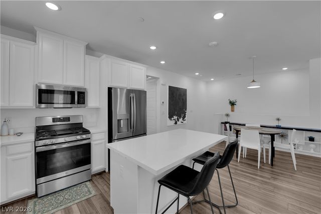 25 Barbara Lane 71, Las Vegas, NV 89183