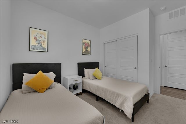 25 Barbara Lane 71, Las Vegas, NV 89183