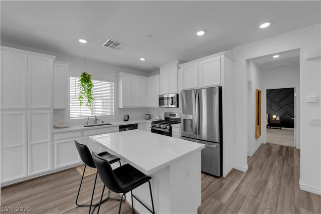 25 Barbara Lane 71, Las Vegas, NV 89183