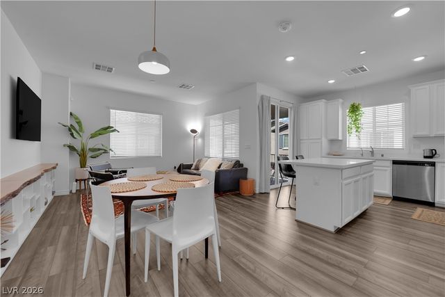 25 Barbara Lane 71, Las Vegas, NV 89183