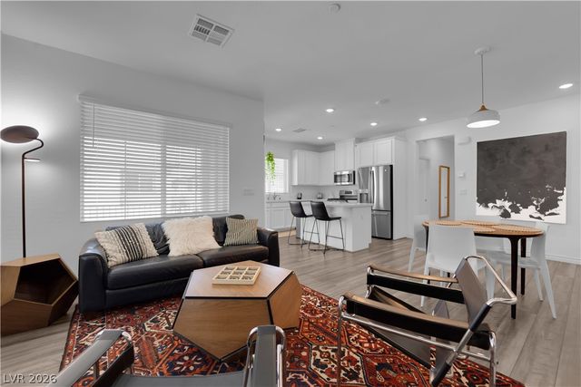 25 Barbara Lane 71, Las Vegas, NV 89183