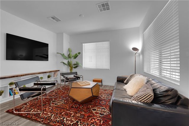 25 Barbara Lane 71, Las Vegas, NV 89183