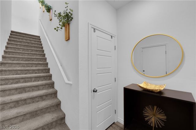 25 Barbara Lane 71, Las Vegas, NV 89183