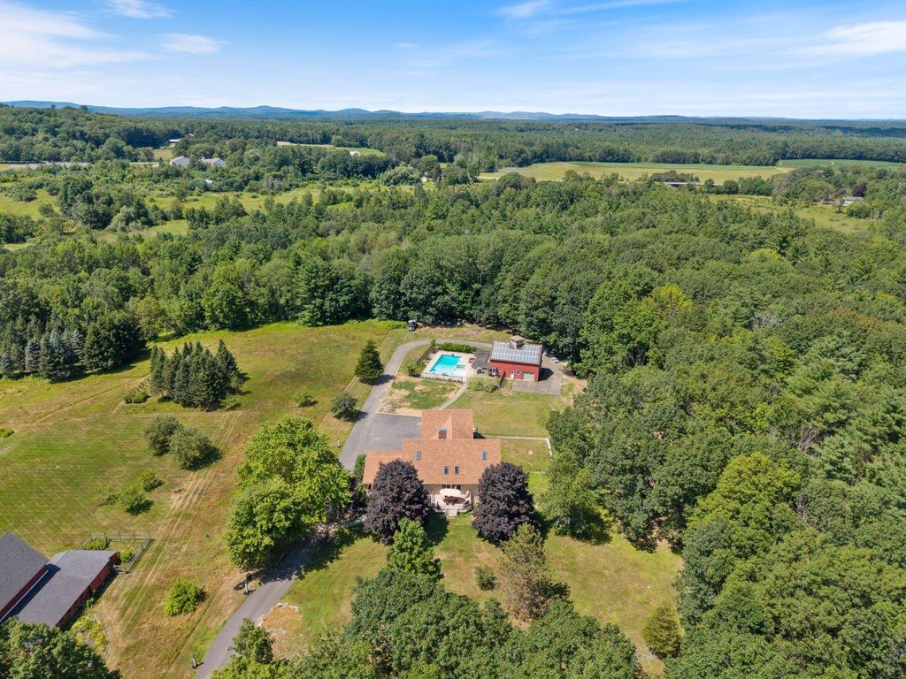 51 Evans Road, Madbury, NH 03823