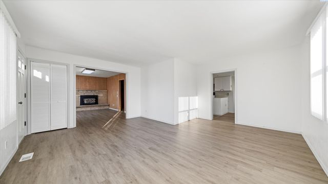 494 S 38th Ave, West Richland, WA 99353