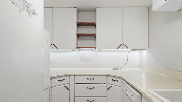 494 S 38th Ave, West Richland, WA 99353