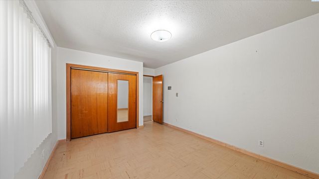 494 S 38th Ave, West Richland, WA 99353