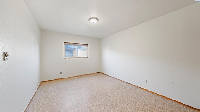 494 S 38th Ave, West Richland, WA 99353